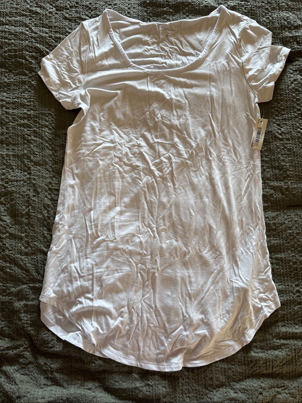 Daily Ritual White Short Sleeve Scoop Neck Tee - super soft